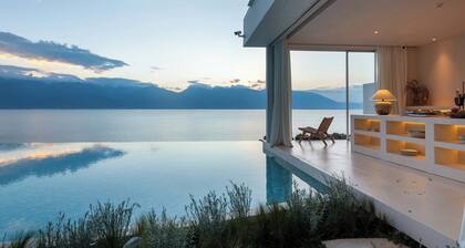 Dali Mountain and Lake View Hotel