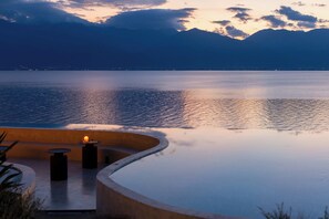 Property grounds - Dali Mountain and Lake View Hotel (Dali)