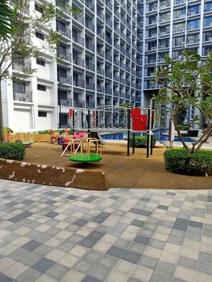 Children’s area - Len's Den2 1BR Condo Mall of Asia, Pasay Manila (Pasay City)