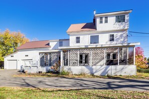 Exterior - Cozy 1-bedroom house in quaint Patten with AC comfort. Snowmobile and 4x4 nearby (Patten)