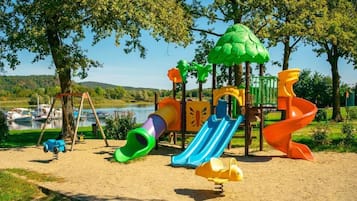 Außen-Kinderspielplatz