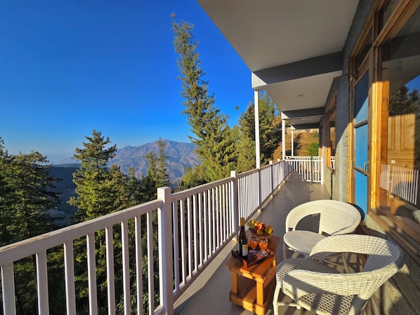 Premium-Zimmer, Balkon, Bergblick | Terrasse/Patio