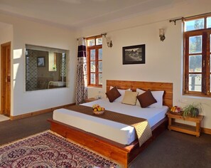 Deluxe Room, Balcony, Mountain View | Desk, free WiFi - Kufri Farms (Kufri)