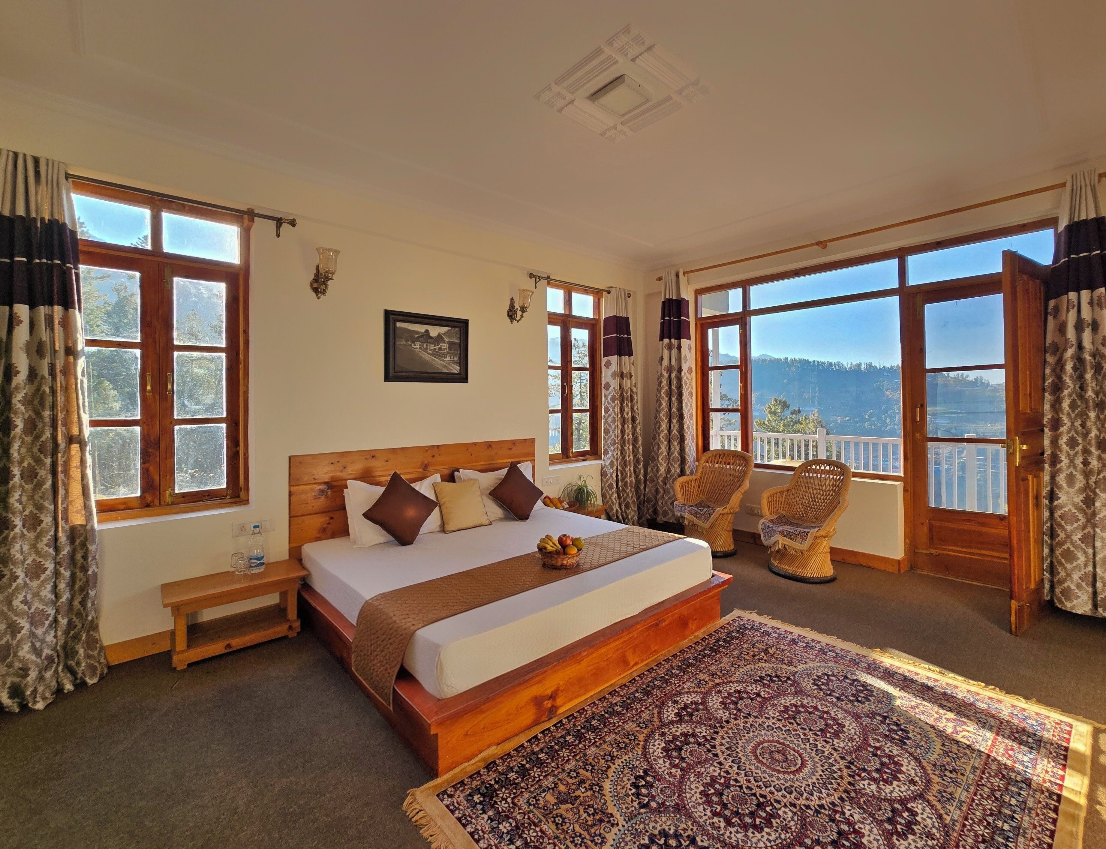 Premium-huone, parveke, vuoristonäköala | Työpöytä, ilmainen Wi-Fi