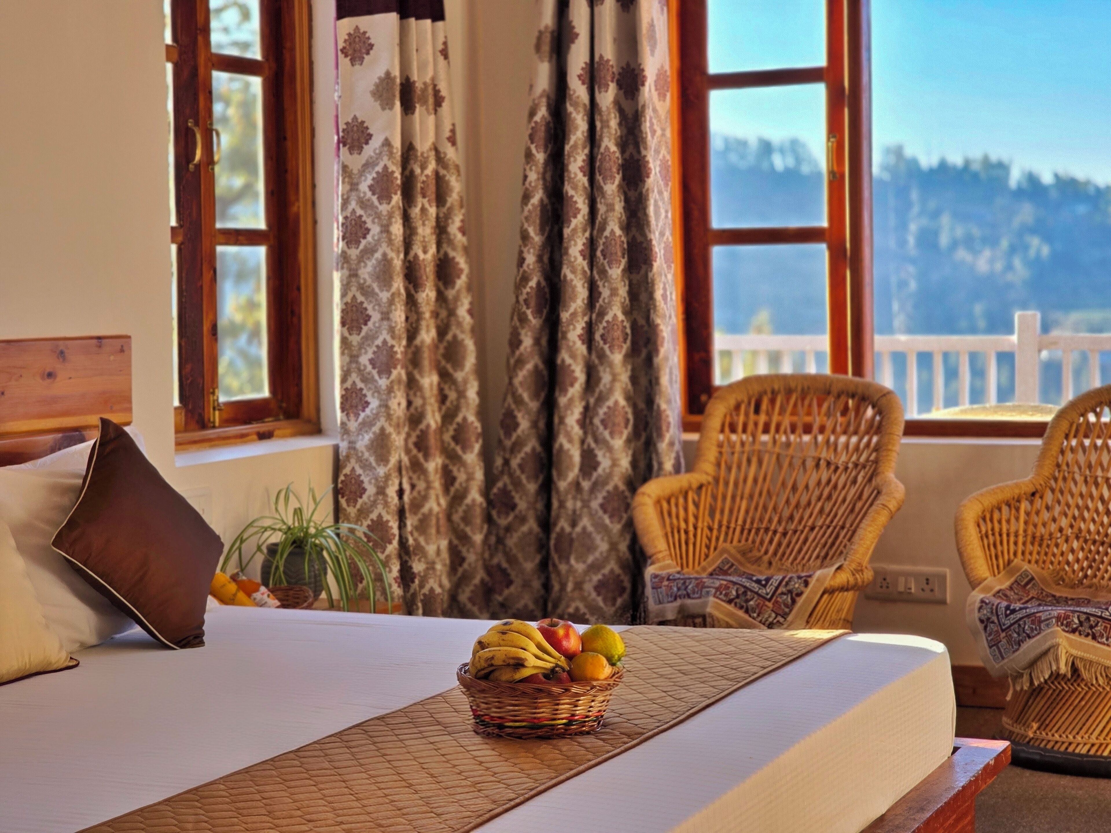 Premium Room, Balcony, Mountain View | Living area