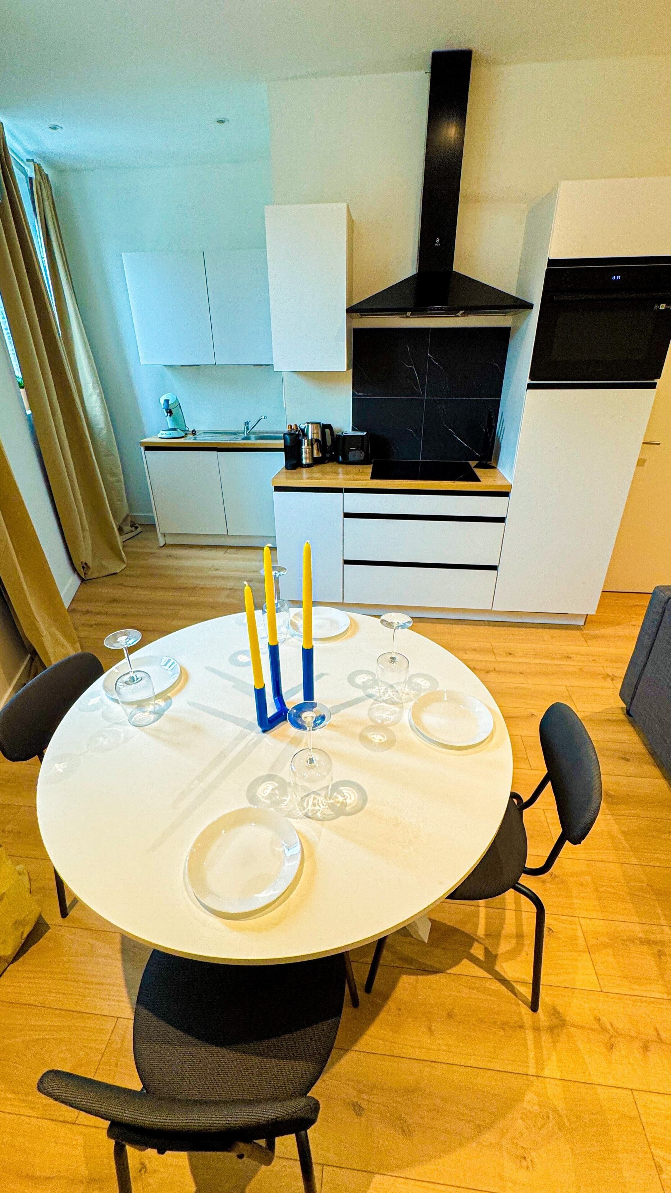 베이직 아파트 | 전용 주방 | 냉장고, 오븐, 쿡탑, 조리 도구/접시/주방 기구