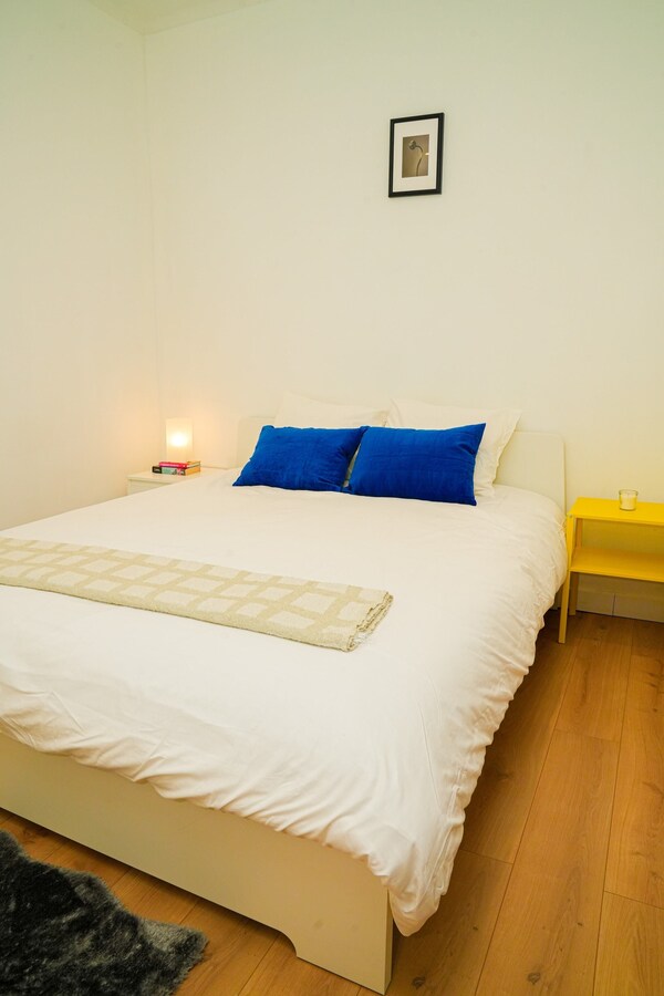 1br Apt With Living Room Near Cityarea - Gand