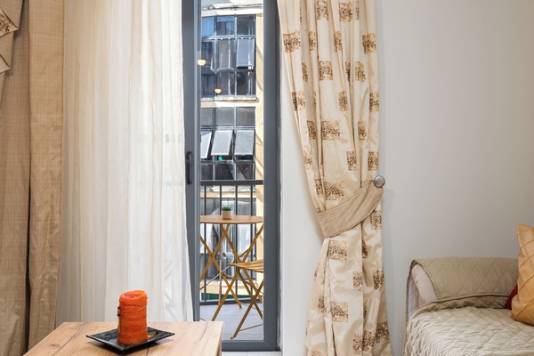 Apartment, 2 Bedrooms, Non Smoking, Kitchen | Living area | Flat-screen TV