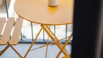 Apartment, 2 Bedrooms, Non Smoking, Kitchen | Terrace/patio