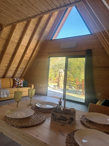 Private Glamping Cabin with BBQ - Ideal Family Getaway