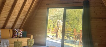 Private Glamping Cabin with BBQ - Ideal Family Getaway