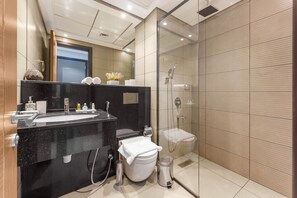 Shower, hair dryer, bidet, towels - Easy Access to Community Parks & Green Spaces,15 minutes drive to Miracle Garden – Rigel, JVC (Dubai)