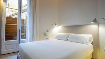 Habitación Signature doble (Essència) | Caja fuerte, escritorio, cortinas opacas y wifi gratis