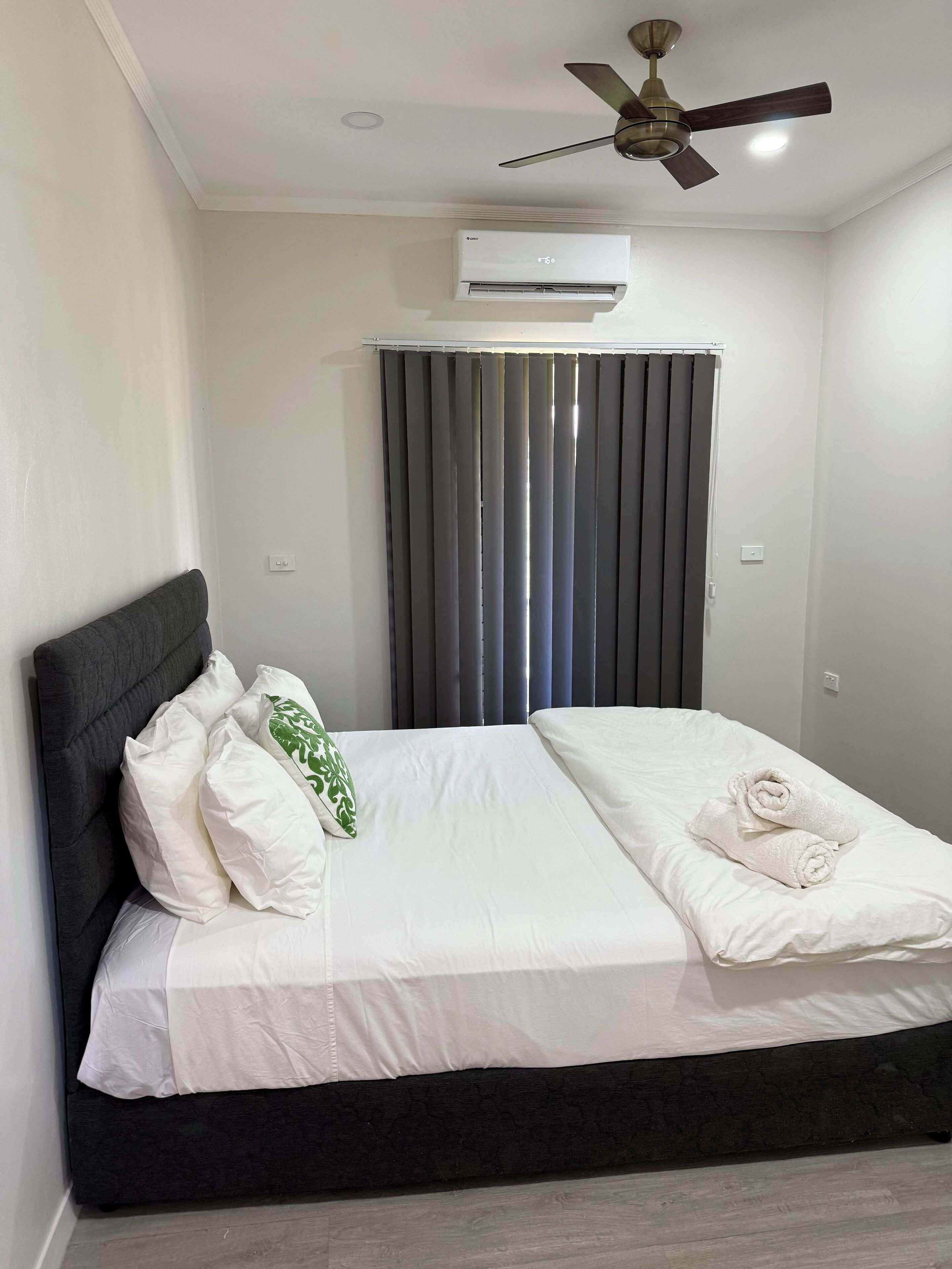 高级公寓, 山景 | 笔记本电脑工作区、遮光窗帘、熨斗/熨衣板