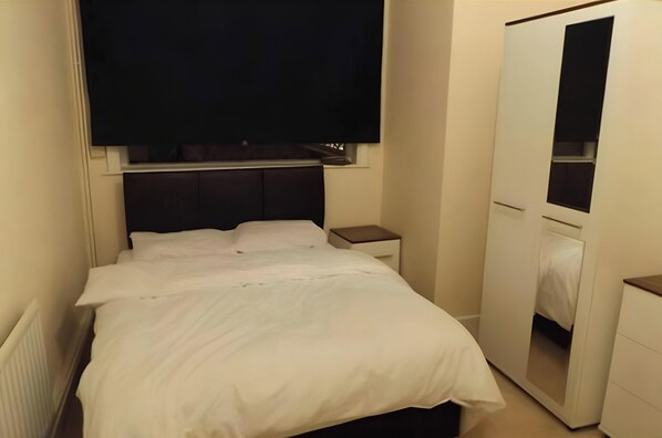 1 bedroom - Room-5 Minutes to Town Centre and Local (Stoke-on-Trent)