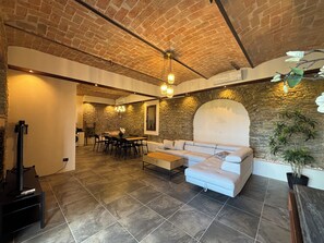 Interior - Relais Portaluna Incanto - fully-independent 2 bedroom unit, WIFI, AC, Gardens (Piemonte)