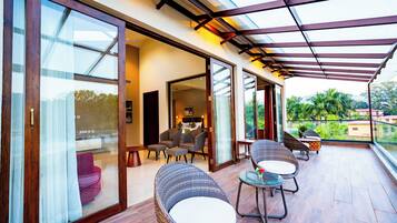 Presidential Suite with River View | Desk, laptop workspace, iron/ironing board, free WiFi