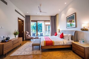 Riverine Room | Desk, laptop workspace, iron/ironing board, free WiFi - Tiger Camp Resort River Access (Dhikuli)