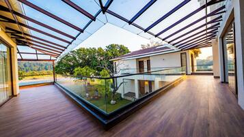 Presidential Suite with River View | Desk, laptop workspace, iron/ironing board, free WiFi