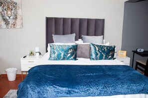 Chambre Double Confort, non-fumeur, vue cour intérieure