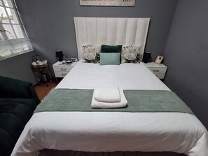 غرفة مزدوجة مريحة - لغير المدخنين - منظر للحديقة | ملاءات من القطن المصري وأغطية فراش متميزة وبديكورات فريدة لكل غرفة