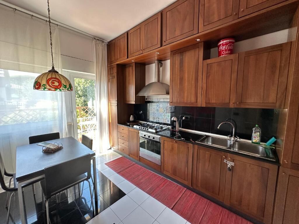 Micro-ondes, four, plaque de cuisson, lave-vaisselle