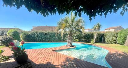 Villa avec piscine au calme proche de NĂźmes