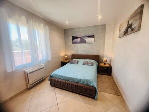 Fer et planche à repasser, Wi-Fi, draps fournis