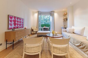 TV - Apartment in Cannes with 2 bedrooms sleeps 5 (Cannes)