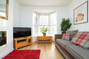 Smart TV, fireplace, offices