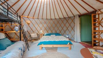 1 habitación y ropa de cama
