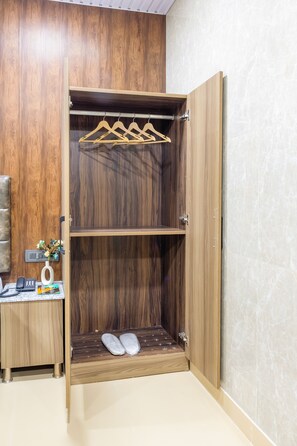 Deluxe Double Room, City View | Free WiFi - Hotel Bill Palace  (New Delhi)