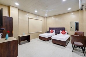 Habitación Deluxe doble, vistas a la ciudad | Ropa de cama hipoalergénica, wifi gratis, ropa de cama