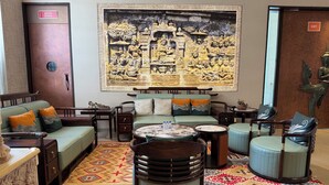 Unclassified image, 2 of 46, button - De Lush Pune (Paud)
