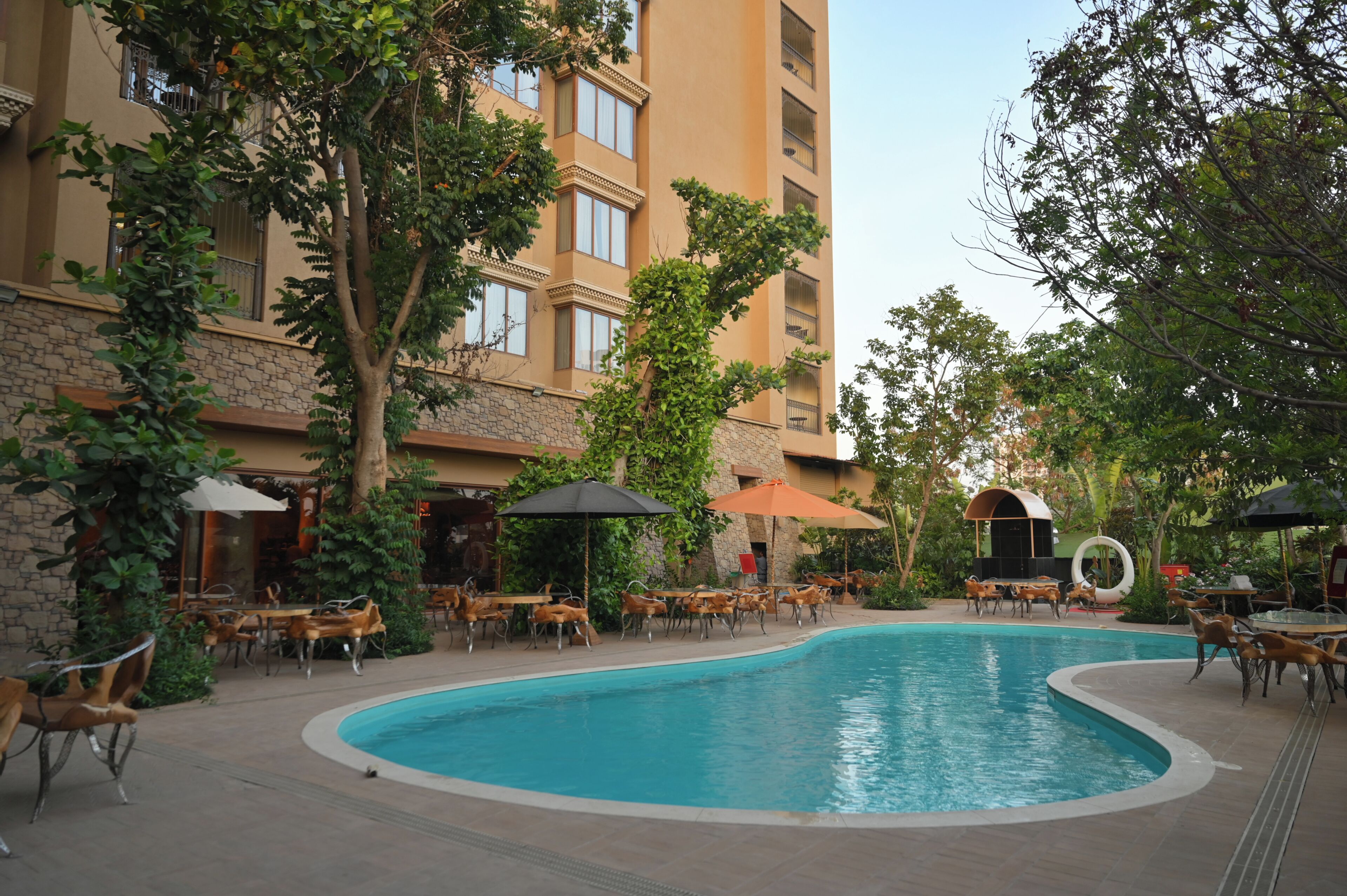 Piscine couverte, piscine extérieure