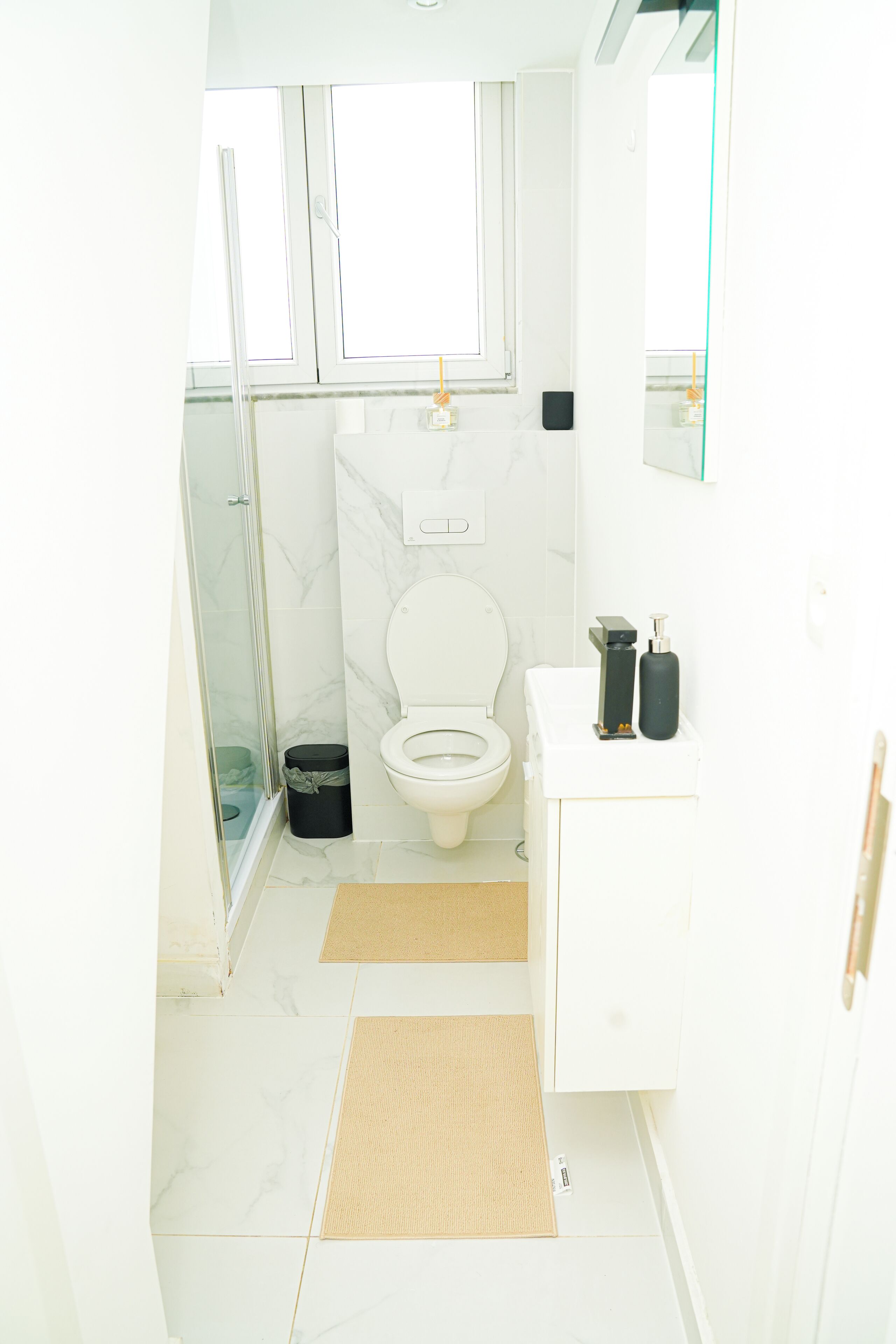 Basic-Apartment | Badezimmer | Dusche, kostenlose Toilettenartikel, Haartrockner, Handtücher