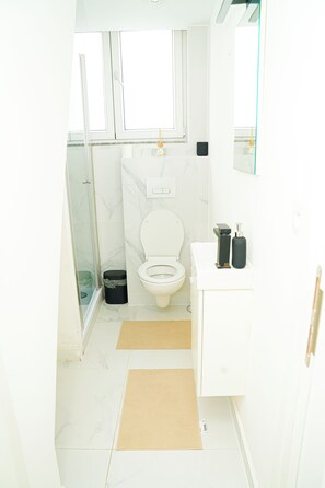 基本公寓 | 浴室 | 淋浴設備、免費梳洗用品、風筒、提供毛巾