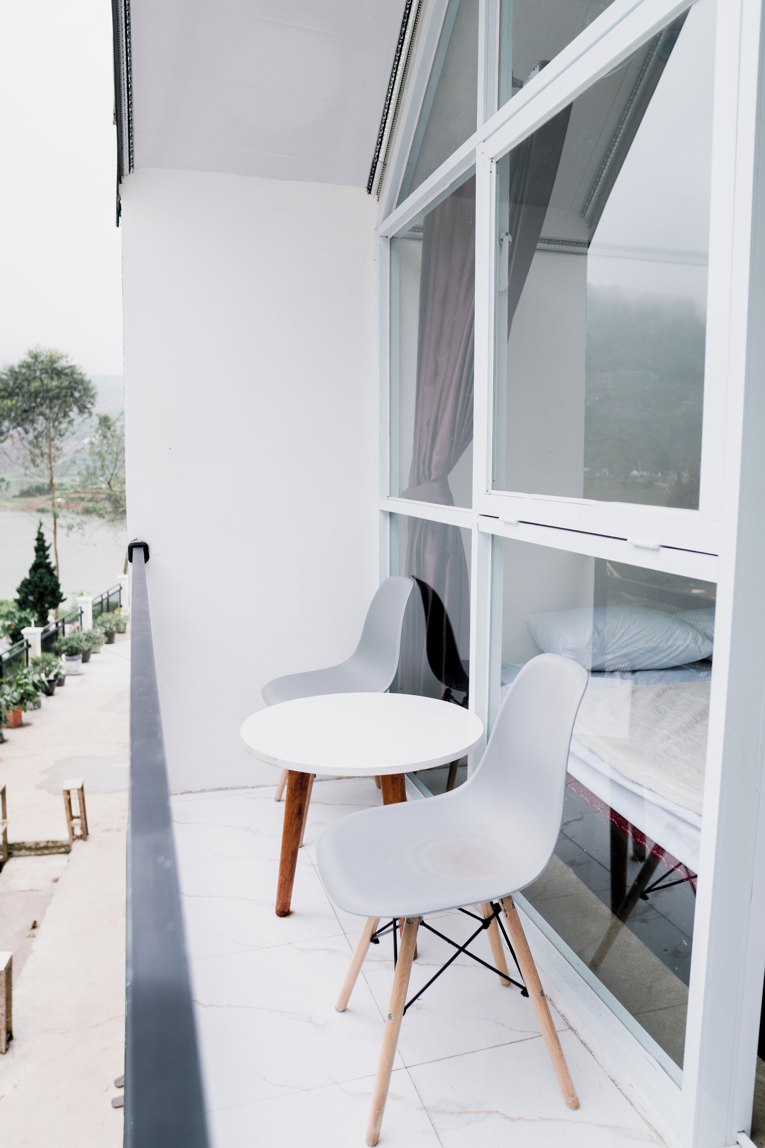 Deluxe Villa, Lake View | Desk, free WiFi