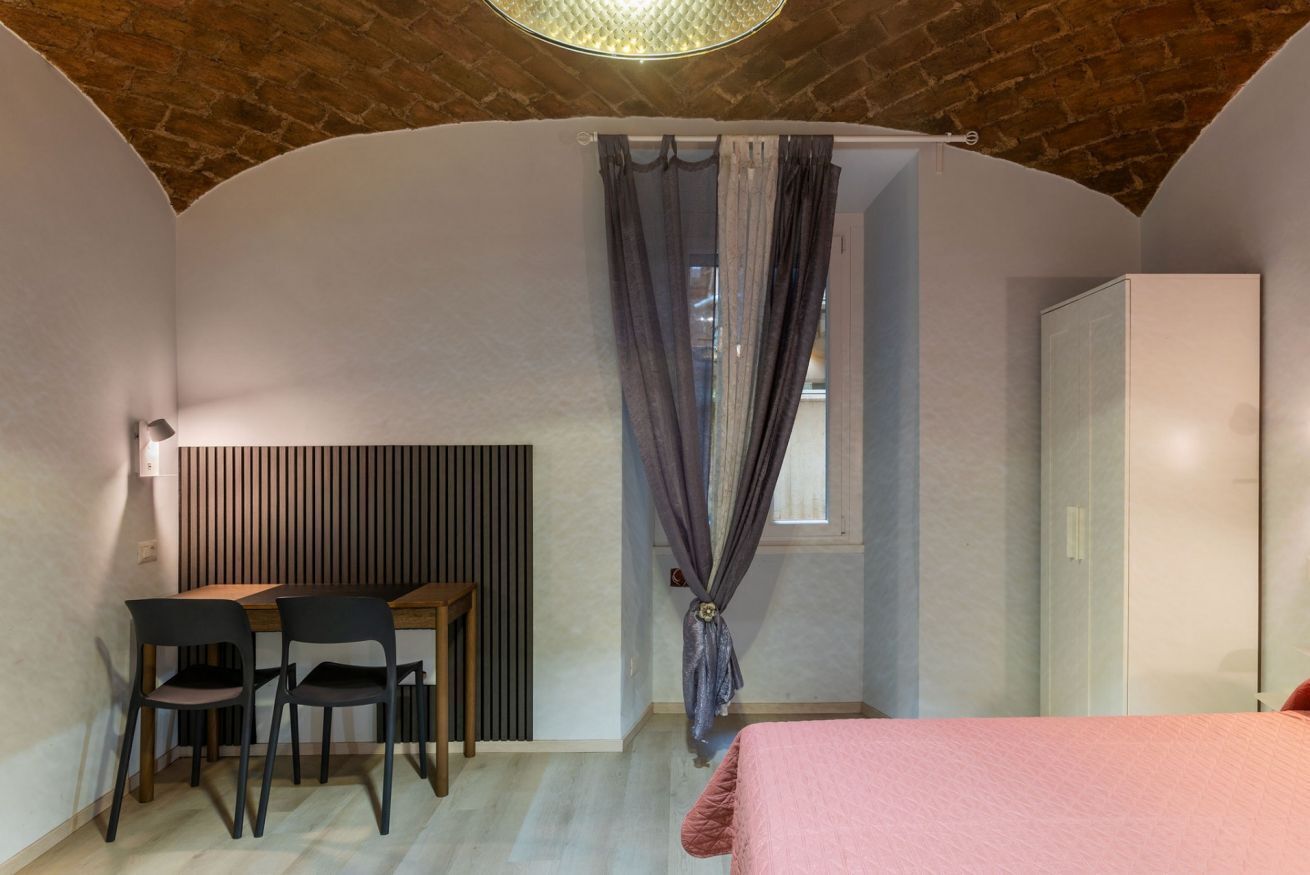 2 Schlafzimmer, Bügeleisen/Bügelbrett