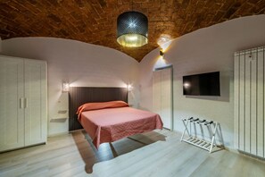 2 bedrooms, iron/ironing board