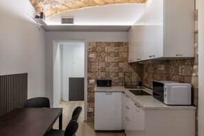 Fridge, microwave, toaster