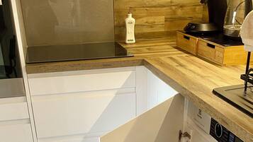 KylskÄp, mikrovÄgsugn, ugn och spishÀll