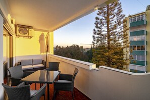 Outdoor dining - Amendoeiras Family Apartment (Vilamoura)