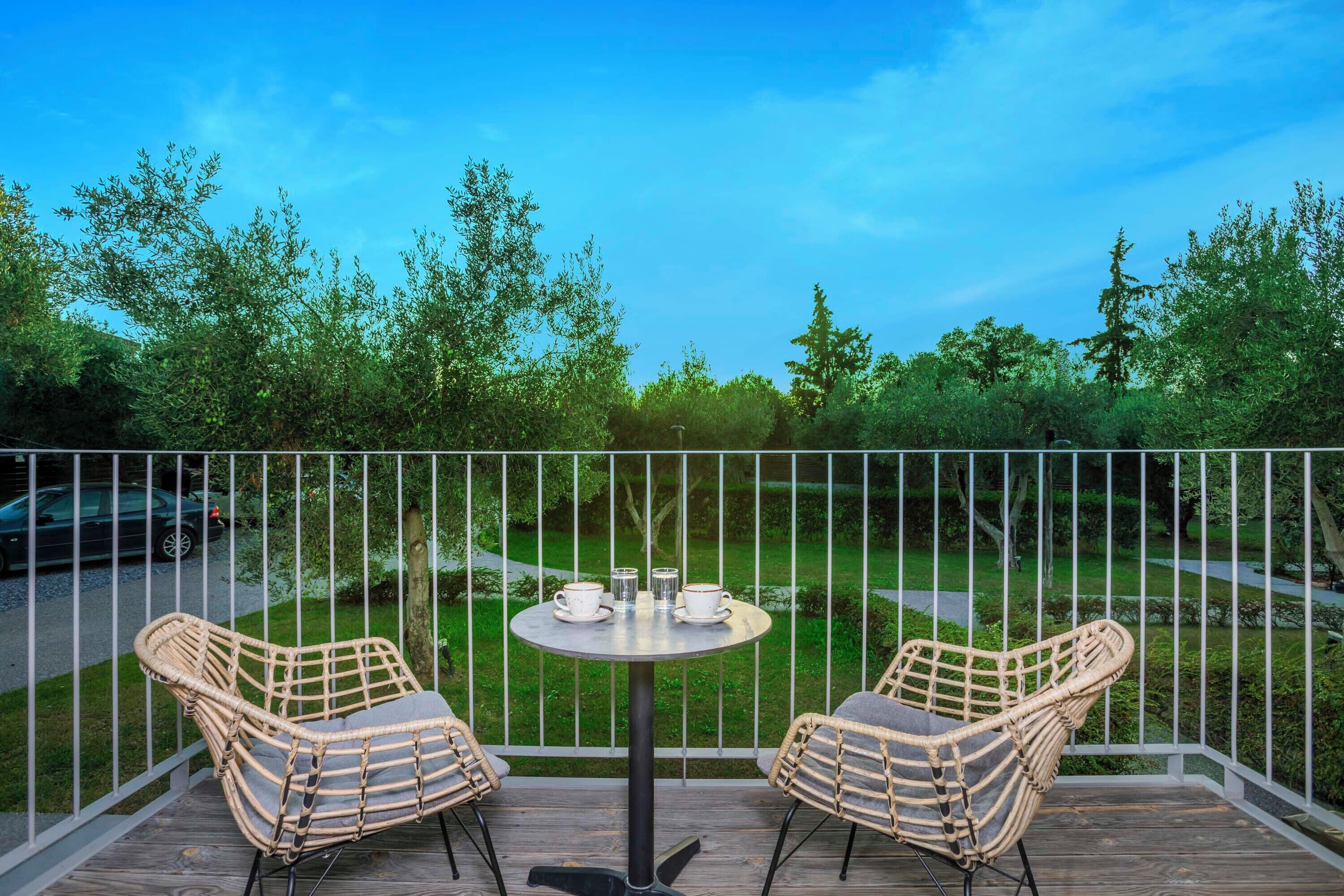 Junior Studio Suite, Garden View | Balcony view
