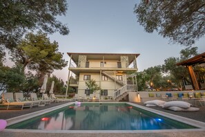 Building design - Elies 33 Bio Retreat (AFYTOS)