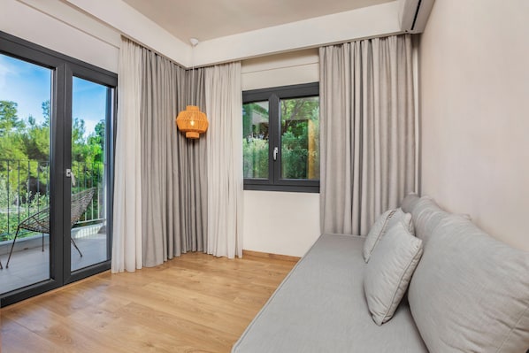 Junior Suite, Sea View | Living area - Elies 33 Bio Retreat (AFYTOS)