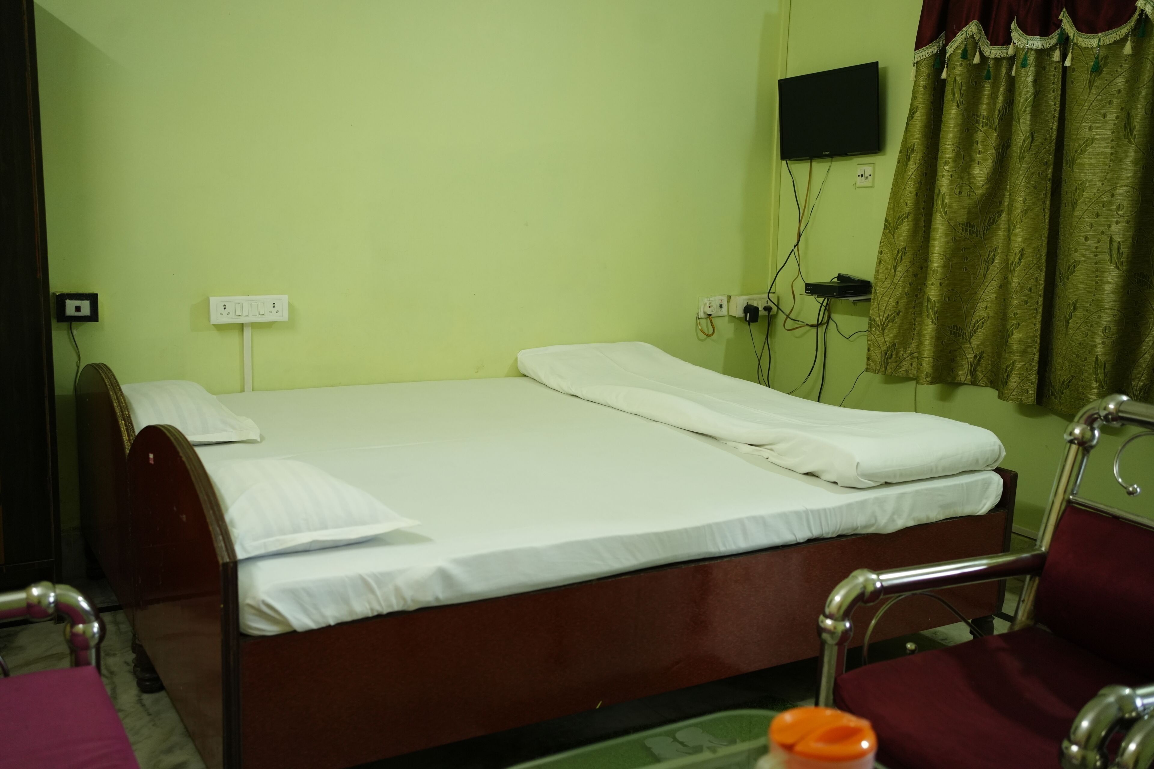 豪華雙人房, 露台, 城市景 | 房內夾萬、書桌、熨斗/熨衫板