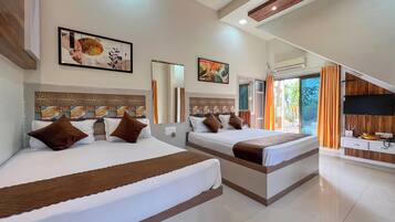 Luxury 4 person Room | Free WiFi