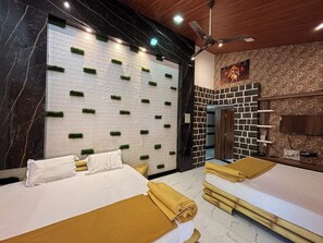 Family Suite | Free WiFi - Green Paradise Trimbak (NASHIK)