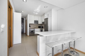 Fridge, microwave, oven, dishwasher - Amazing Flat In Olhos de Água (Albufeira)